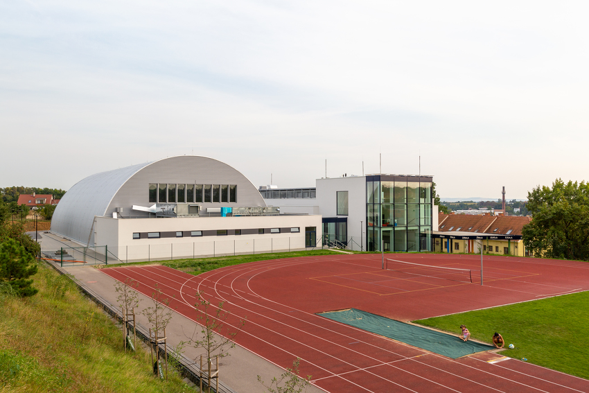 Školní atletický areál pro veřejnost